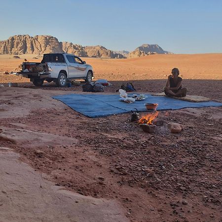 ホテル Bedouin Family Camp ワディ ・ラム エクステリア 写真