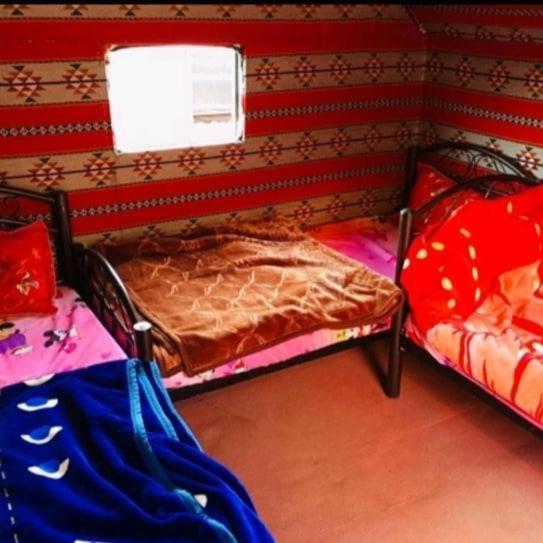 ホテル Bedouin Family Camp ワディ ・ラム エクステリア 写真