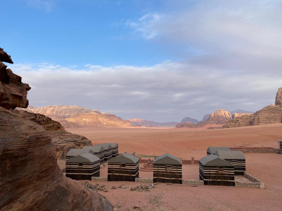 ホテル Bedouin Family Camp ワディ ・ラム エクステリア 写真