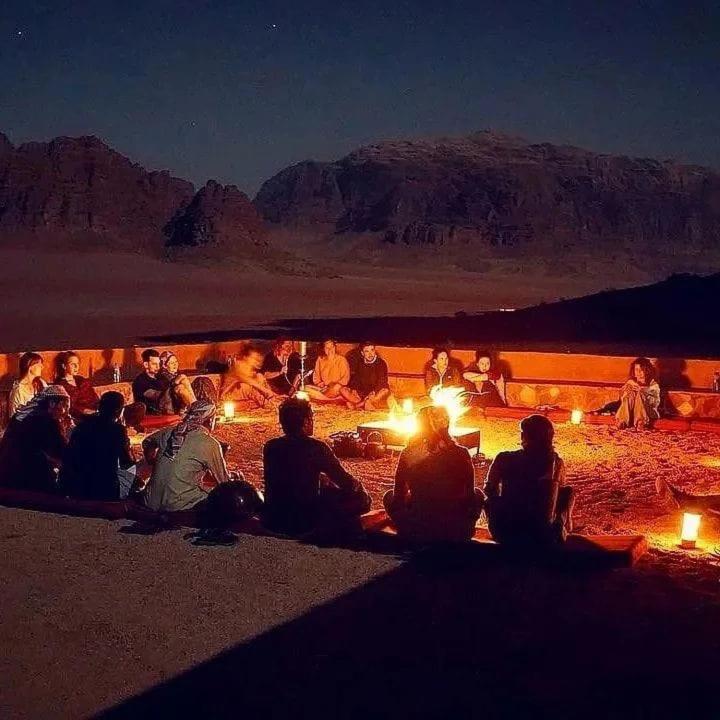 ホテル Bedouin Family Camp ワディ ・ラム エクステリア 写真