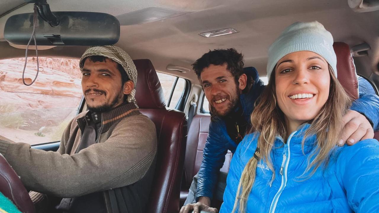 ホテル Bedouin Family Camp ワディ ・ラム エクステリア 写真