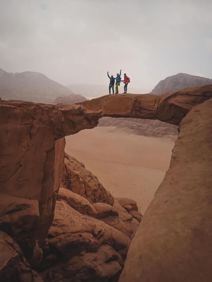 ホテル Bedouin Family Camp ワディ ・ラム エクステリア 写真