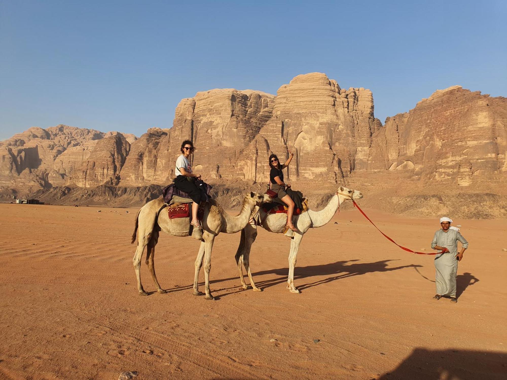 ホテル Bedouin Family Camp ワディ ・ラム エクステリア 写真
