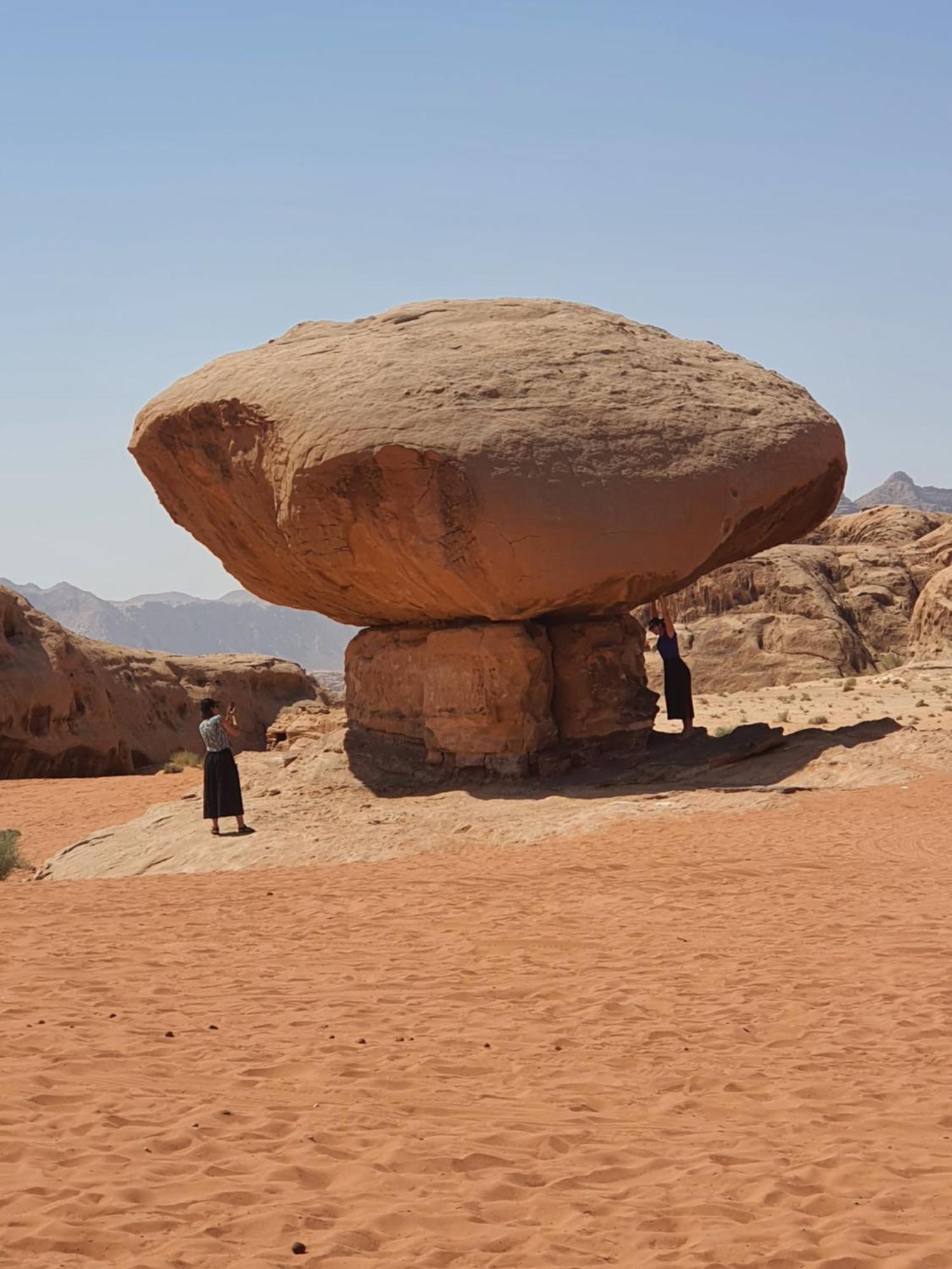 ホテル Bedouin Family Camp ワディ ・ラム エクステリア 写真